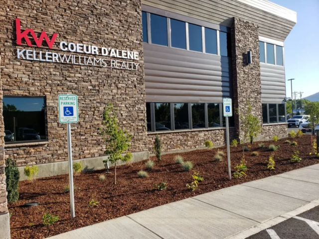 70065528_490904328123468_6310682519884791808_n-scaled copy